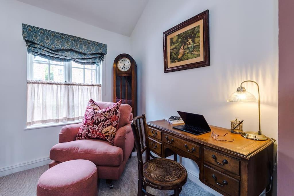 Rustic Chester Cottage Near Shops & Terrace Екстер'єр фото