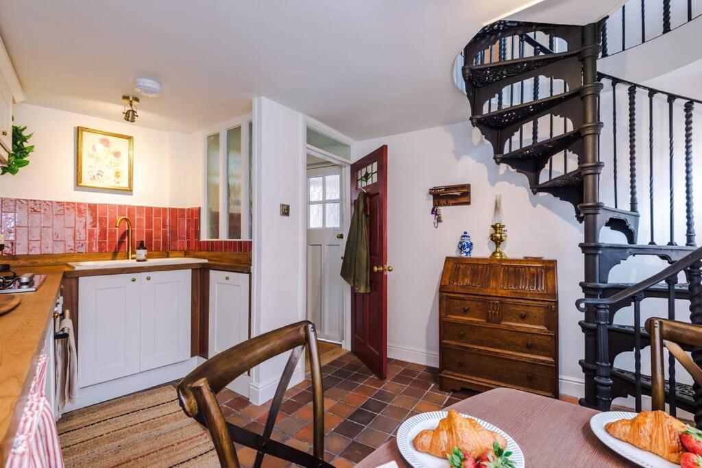 Rustic Chester Cottage Near Shops & Terrace Екстер'єр фото