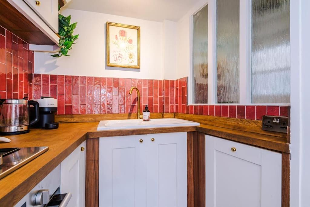 Rustic Chester Cottage Near Shops & Terrace Екстер'єр фото